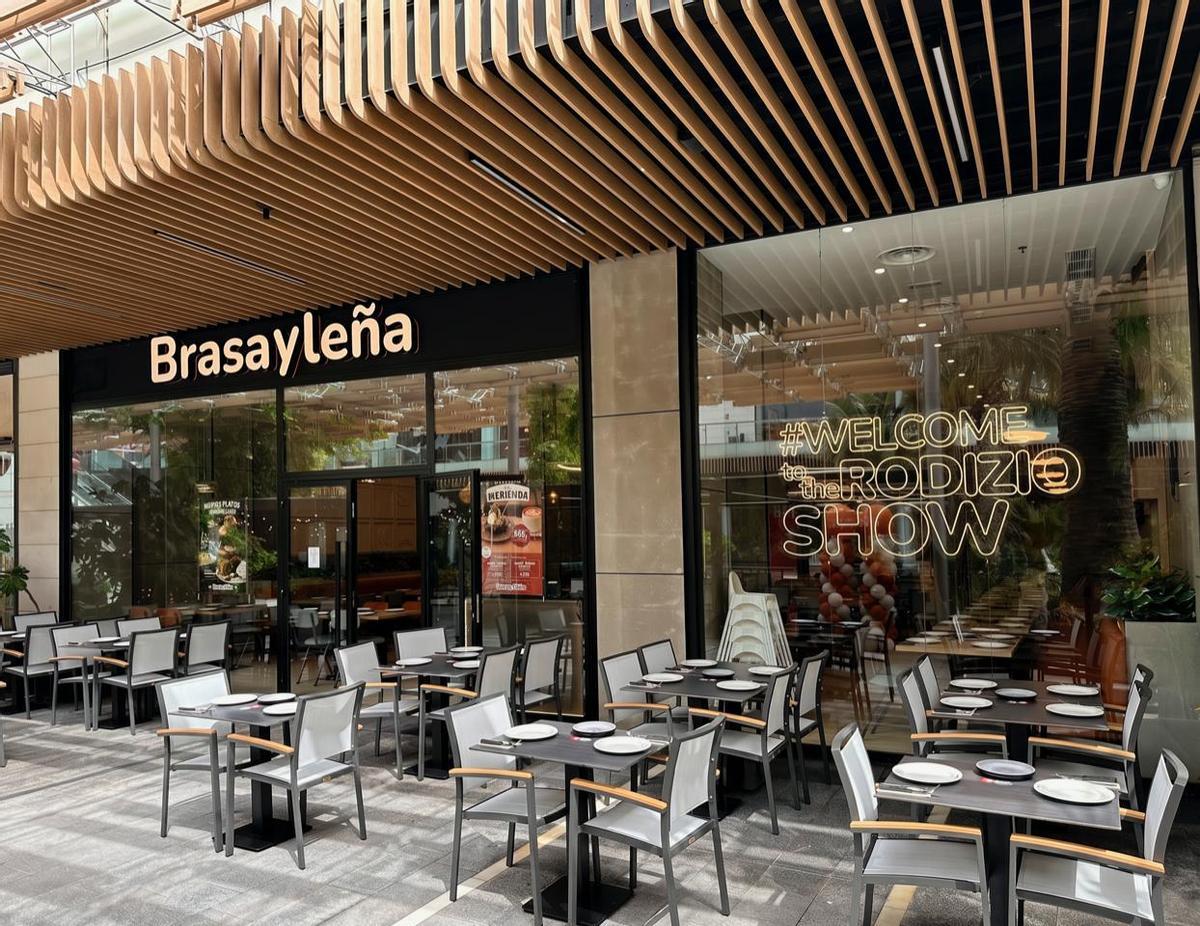 Exterior del nuevo local de "Brasayleña" en Puerto Venecia, Zaragoza