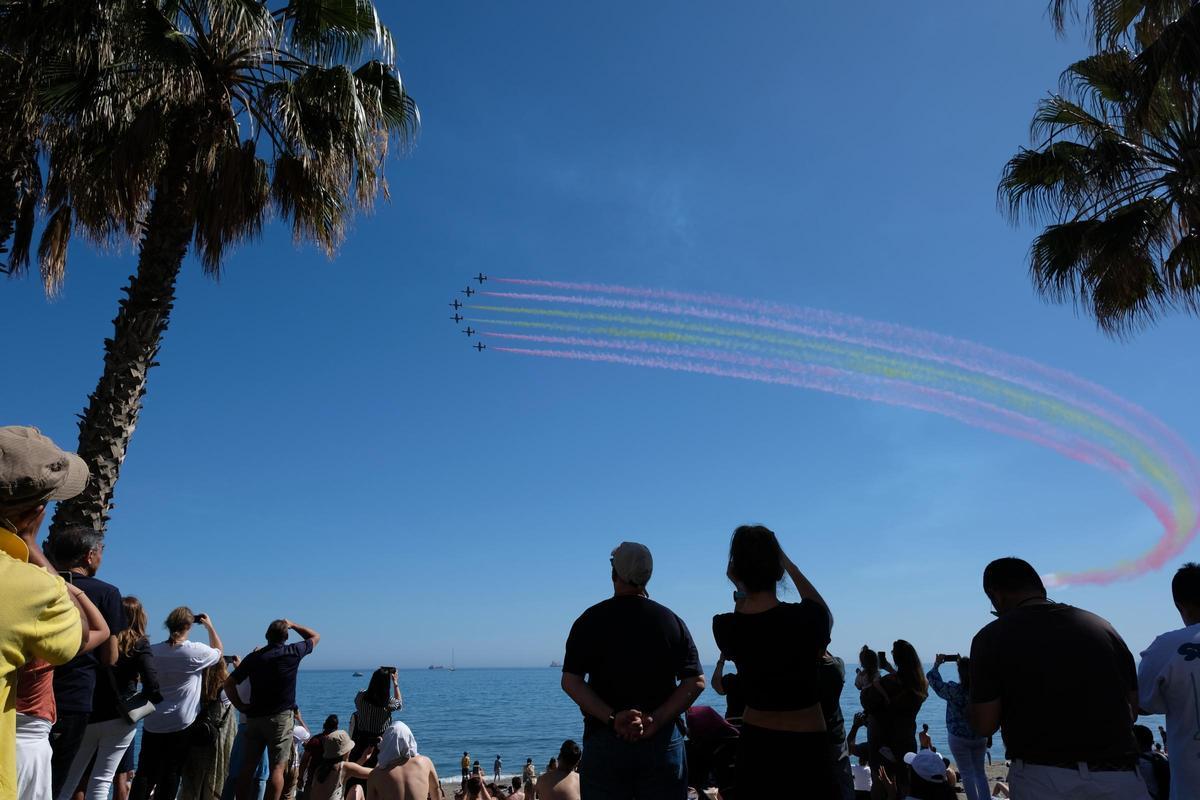 Espectáculo aéreo de Patrulla Águila en Málaga