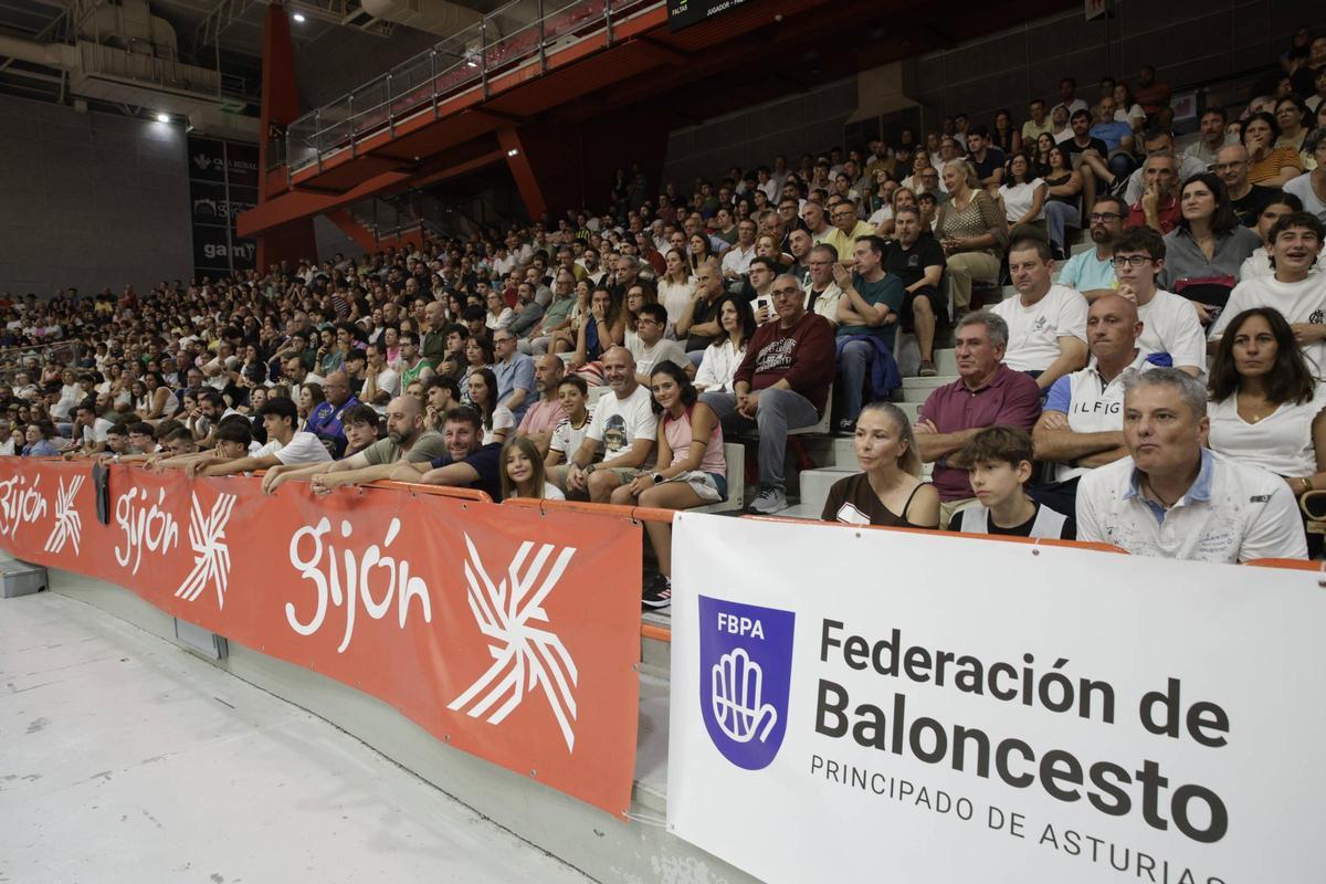 Asturias disfruta de Ricky Rubio en la victoria del Obradoiro ante el Joventut Asturias disfruta de Ricky Rubio en la victoria del Obradoiro ante el Joventut