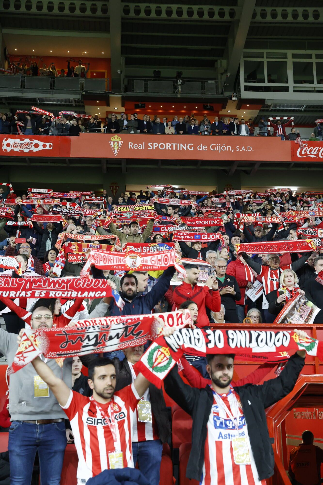 EN IMÁGENES: El Sporting - Tenerife disputado en El Molinón