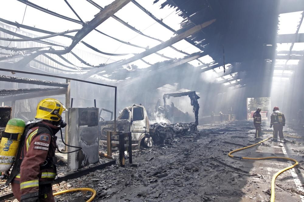 Incendi d'una nau a Porqueres