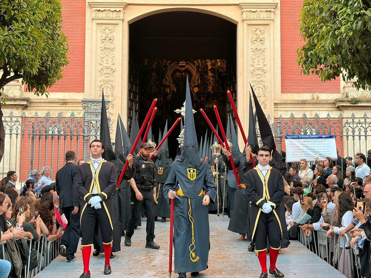 Cruz de guía de Pasión en la calle.