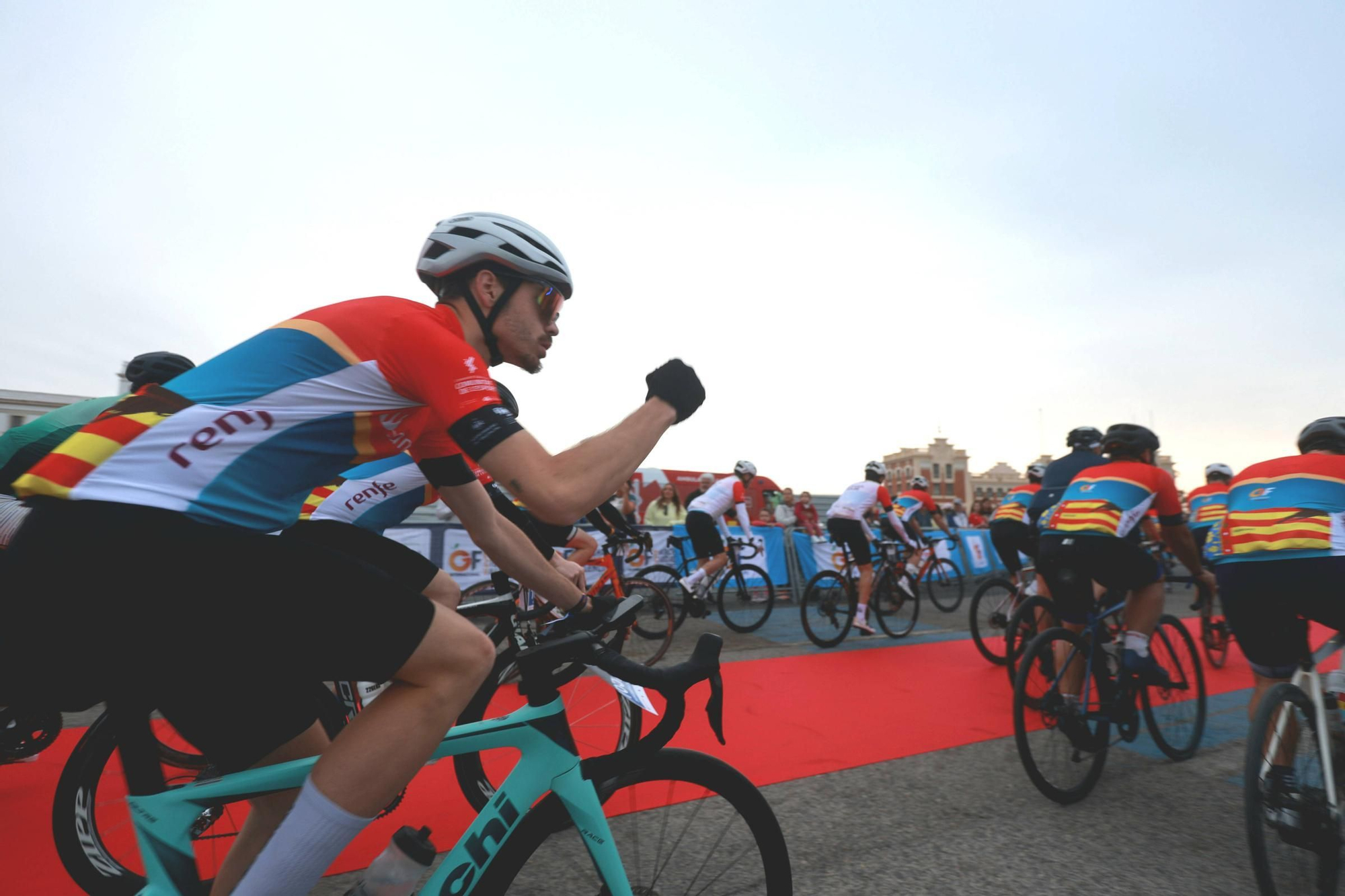 Búscate en el Gran Fondo por València 2025