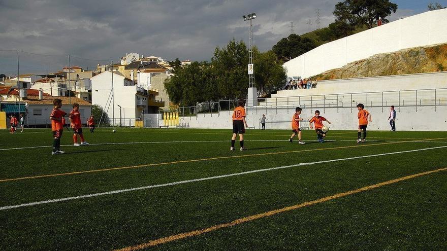 Oleada de apoyo para la joven portera malagueña insultada en un campo de fútbol