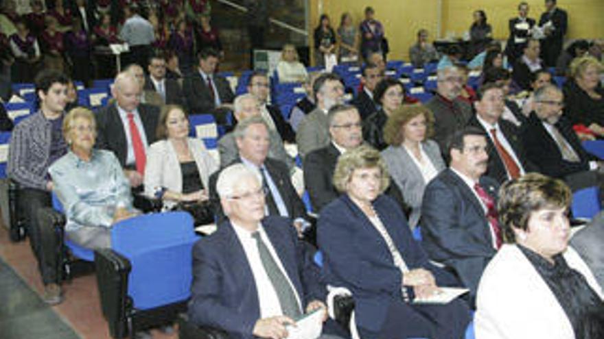 Los asistentes al acto de inauguración del curso académico en la UNED