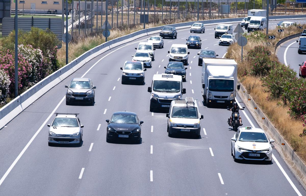 Tramo de cuatro carriles de la Vía de Cintura, donde la velocidad máxima pasa a 90 kilómetros por hora