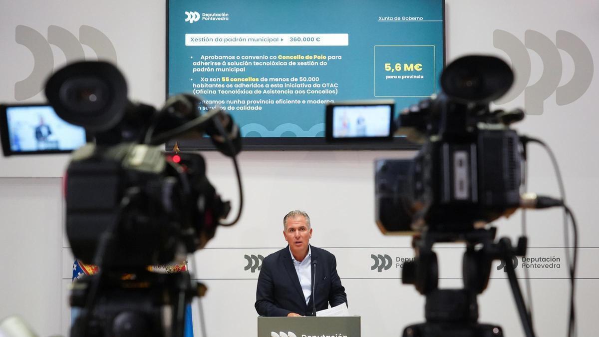 El vicepresidente de la Diputación, Rafa Domínguez, en la presentación del plan de mejora de la infratestructura viaria provincial.
