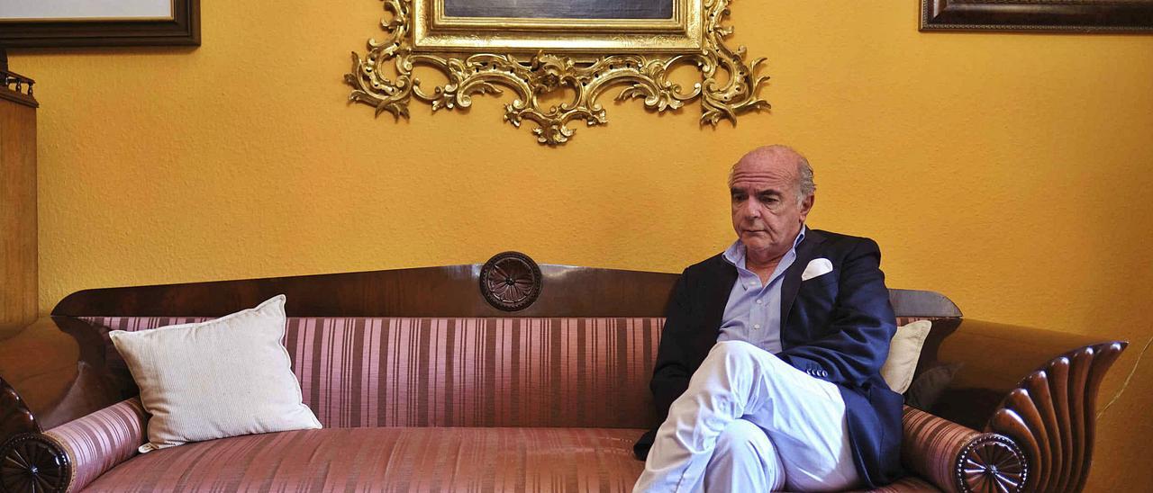 Juan Carlos Sanz-Briz Quijano, en una vivienda del casco histórico de La Laguna.