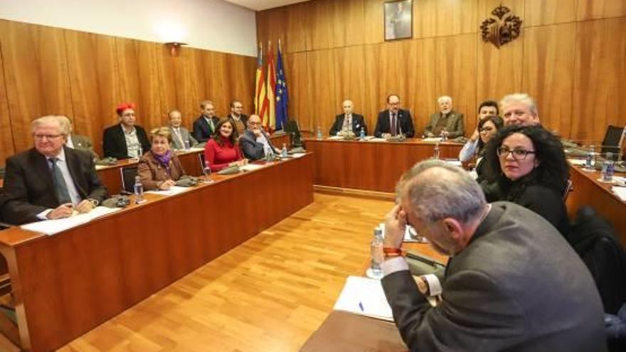 Imagen de la reunión del grupo de trabajo del Consell Valencià de Cultura ayer en Orihuela.