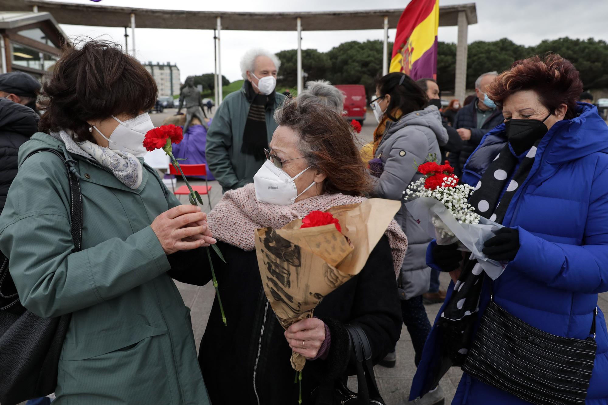 Homenaje en El Arbeyal a Araceli Ruiz, ni�a de la guerra (3).jpg