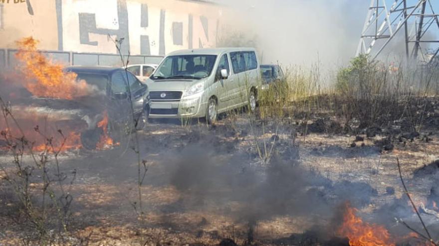 Investigan si un pirómano ha causado cuatro fuegos en mes y medio en Castelló