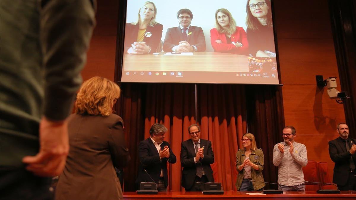 Quim Torra, en la reunión del grupo de JxCat, que ha conectado con Berlín a través de videoconferencia.