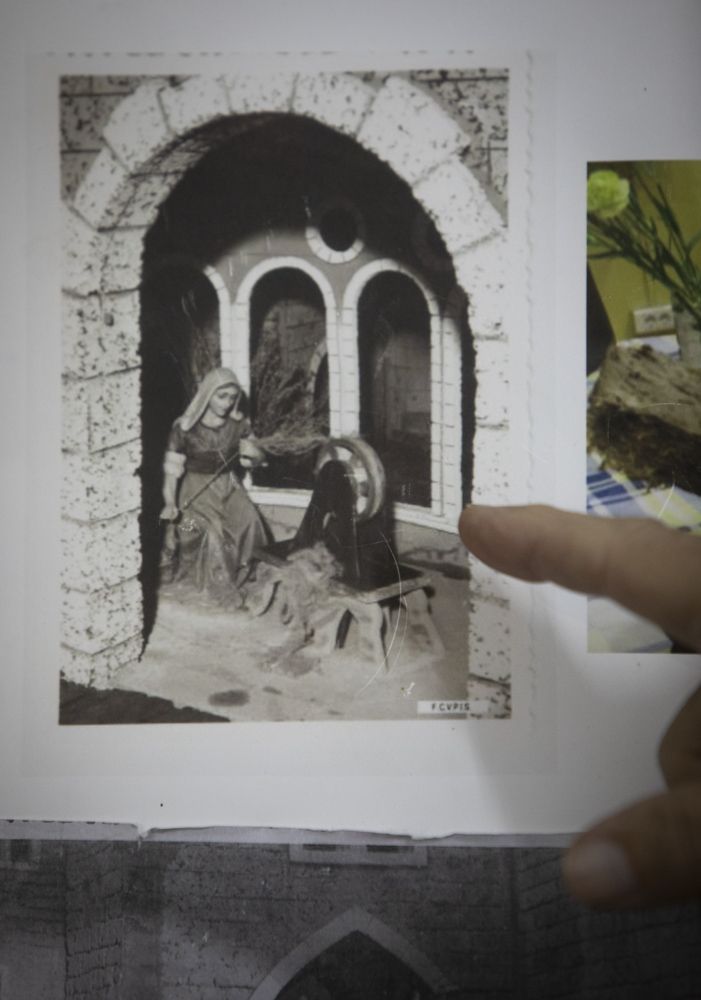 Así es el belén de la antigua Escuela de Aprendices del Port de Sagunt con figuras de 1946 a 1966.