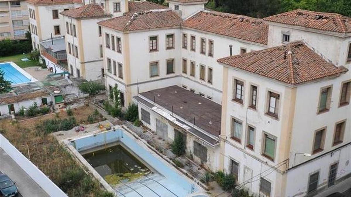 Una imagen de los pabellones militares de Plasencia, antes del inicio de las obras.