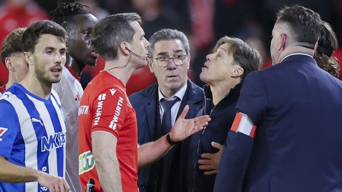 Almeyda: “Todos los partidos son claves teniendo en cuenta que son diez”