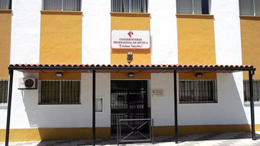 El ayuntamiento estudia una tarifa social reducida para el conservatorio