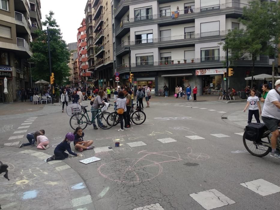 El carrer Migdia de Girona, peatonal per una tarda