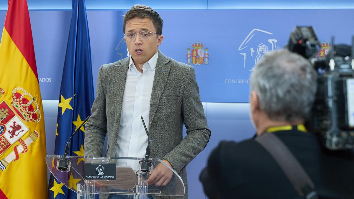 El exportavoz de Sumar Iñigo Errejón durante una rueda de prensa posterior a la reunión de la Junta de Portavoces, en el Congreso de los Diputados, a 22 de octubre de 2024, en Madrid.