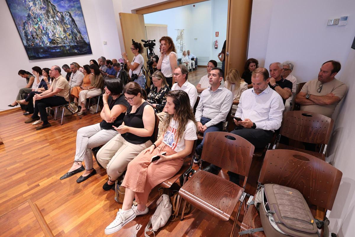 Las imágenes del pleno extraordinario del Ayuntamiento de Ibiza en Can Botino