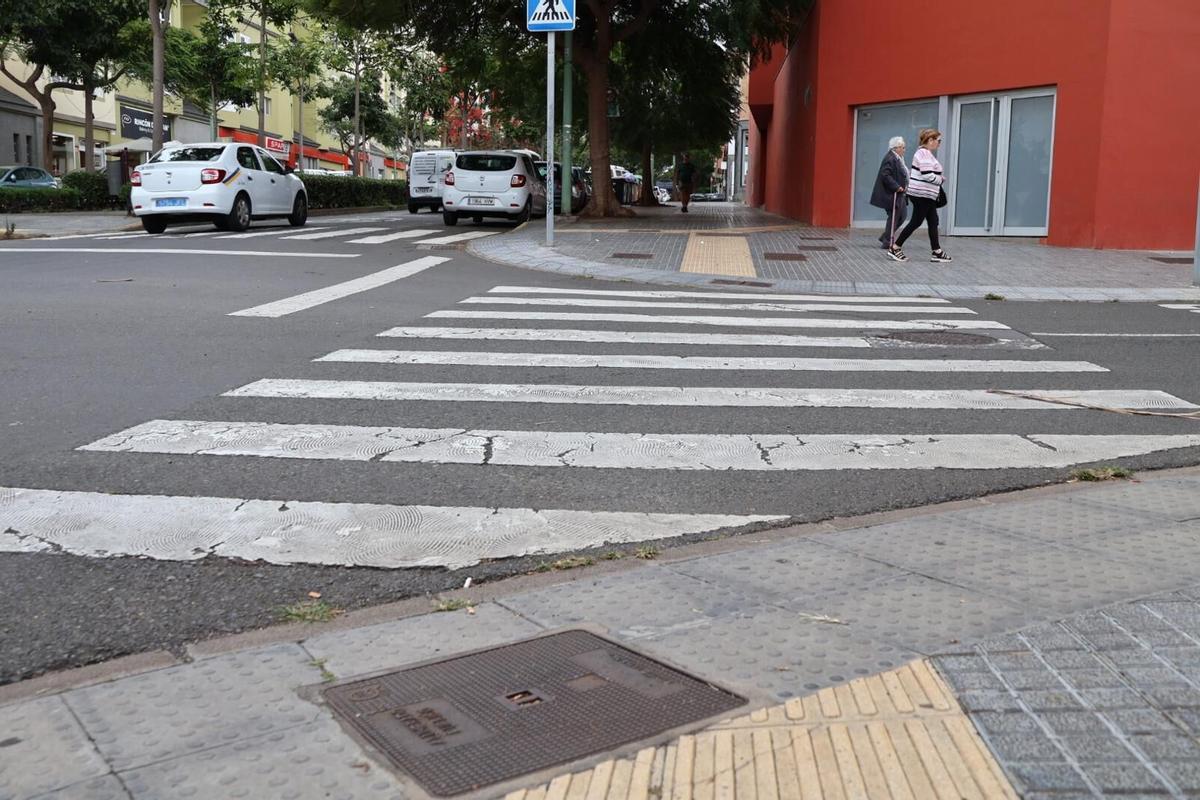 Un rebaje de acera en el barrio de Tamaraceite