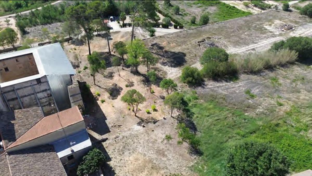 Vista aérea del jardín y el Palau de Benissuera.