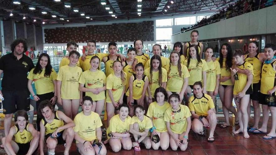 Expedición del Salvamento Dragones Caja Rural que acudió al campeonato regional infantil.