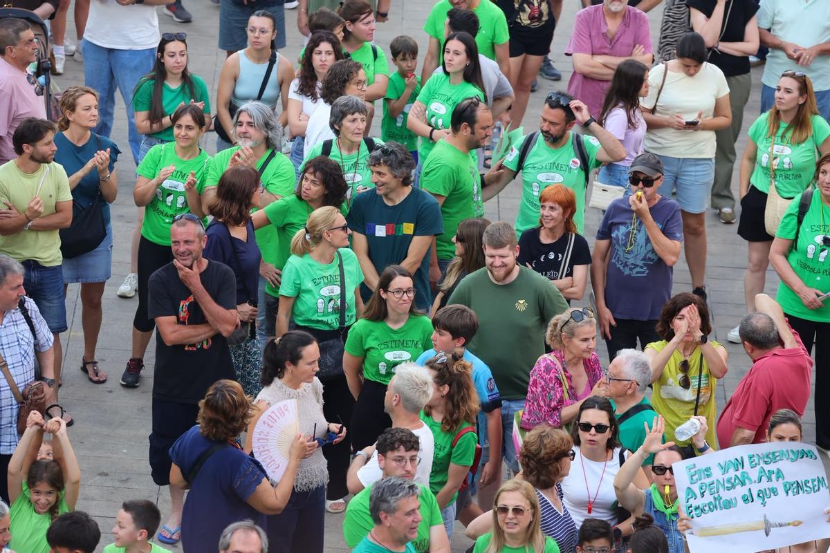 La manifestación de este martes en Vila-real ha congregado a numerosos asistentes.