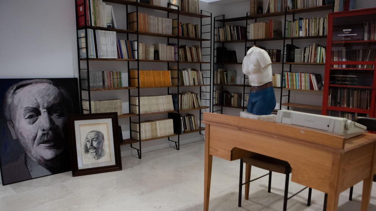 Biblioteca de Jesús Hilario Tundidor, cedida al Museo Etnográfico