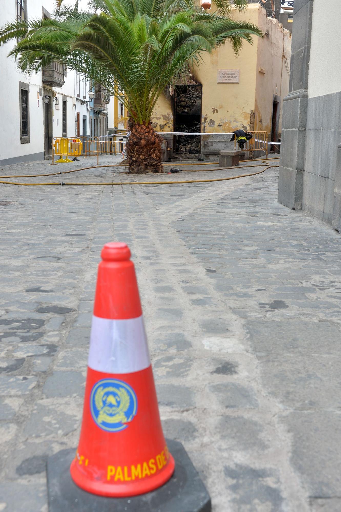 Casa antigua incendiada en Vegueta