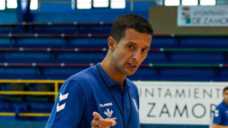 Saulo Hernández, técnico del Caja Rural CB Zamora: &quot;Ha sido el peor partido de un equipo mío en años&quot;