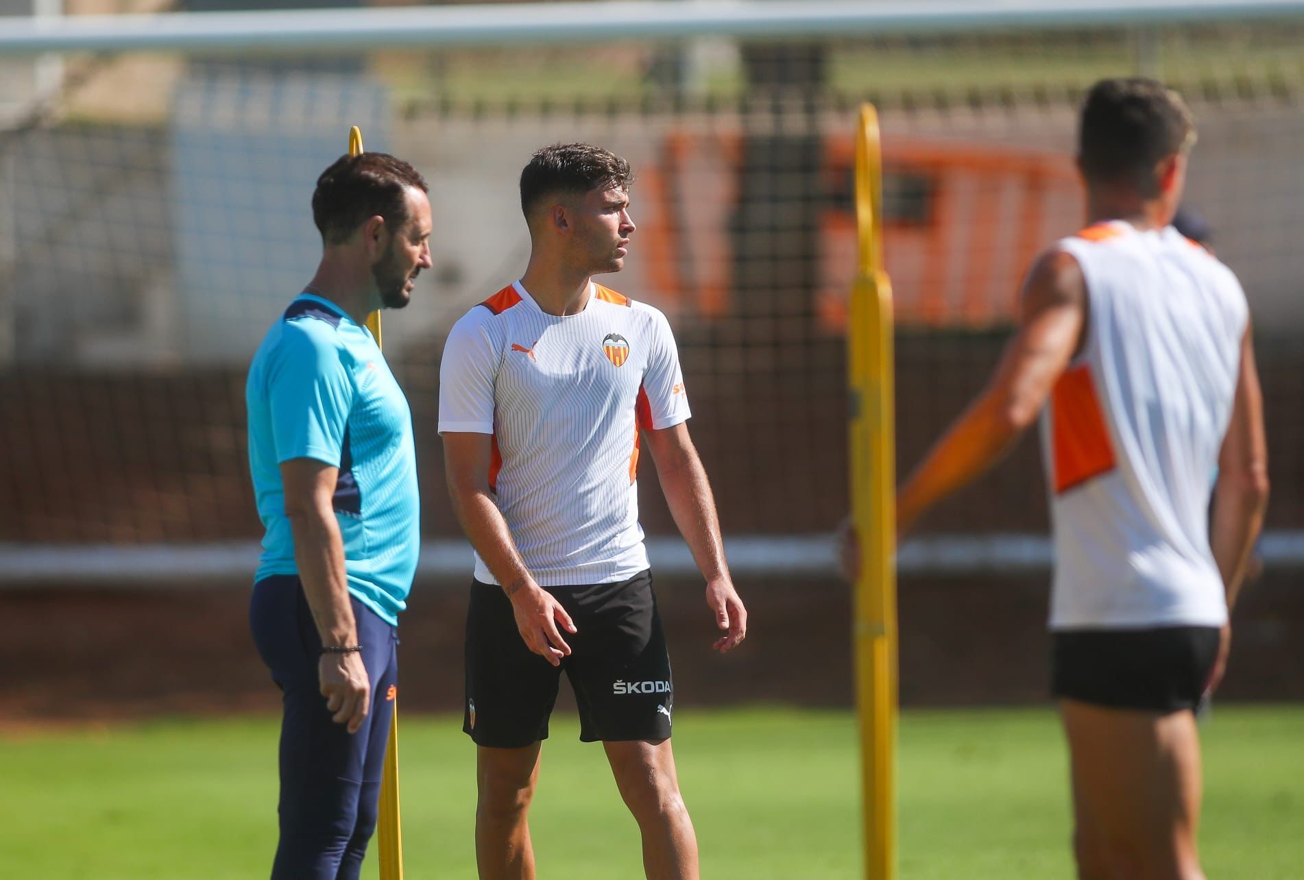 Hugo Duro y Hélder Postiga, ya entrenan con el Valencia