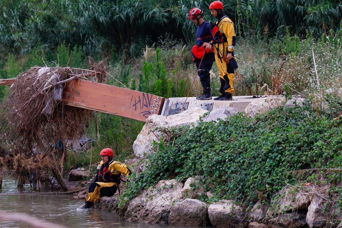 Buscan a un desaparecido de 35 años en el río Túria, en la provincia de Valencia.