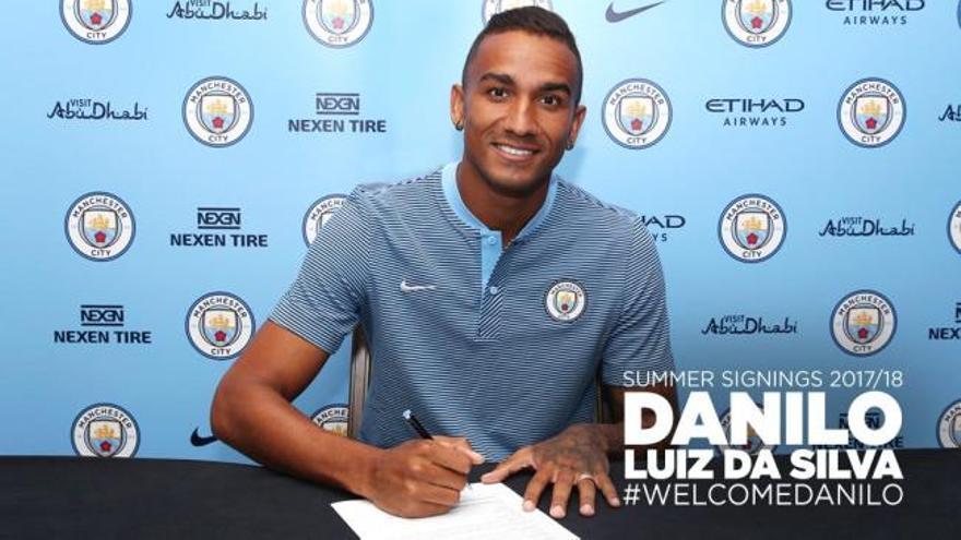 El Madrid anuncia el traspaso de Danilo