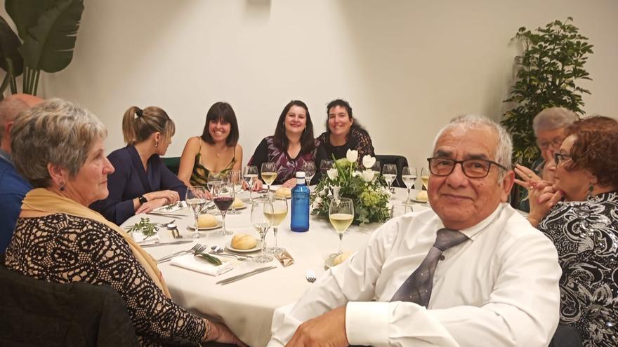 Cangas se reunió en el hotel H4 para ayudar a la lucha contra el cáncer y solidarizarse