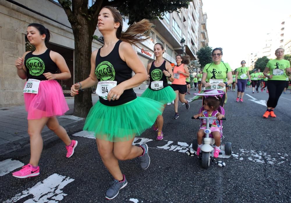 La ola de solidaridad venció a la ola de calor en la Carrera Solidaria Femenina de Vigo, en la que hubo mucha diversión