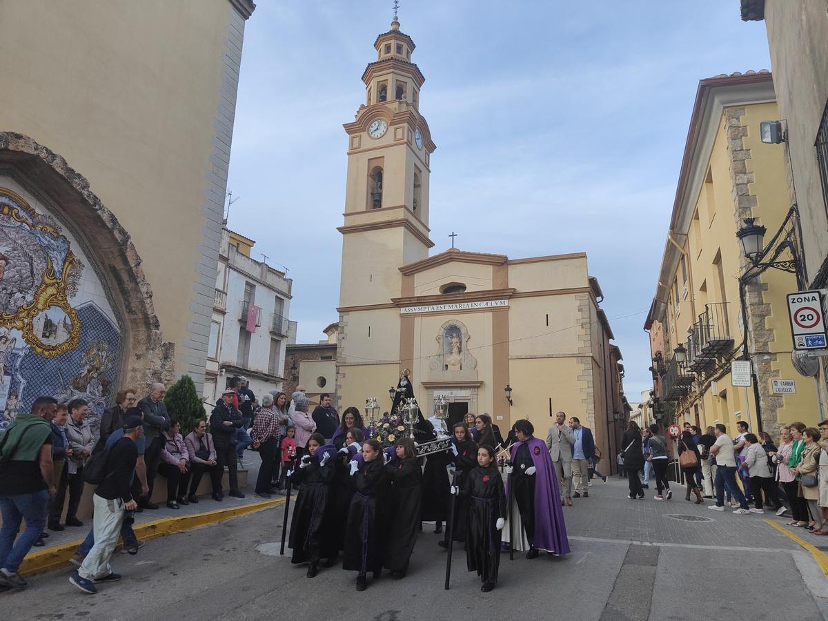 La procesión infantil inició los actos en Semana Santa.