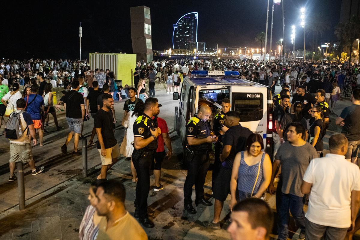 La verbena regresa a la playa en Barcelona