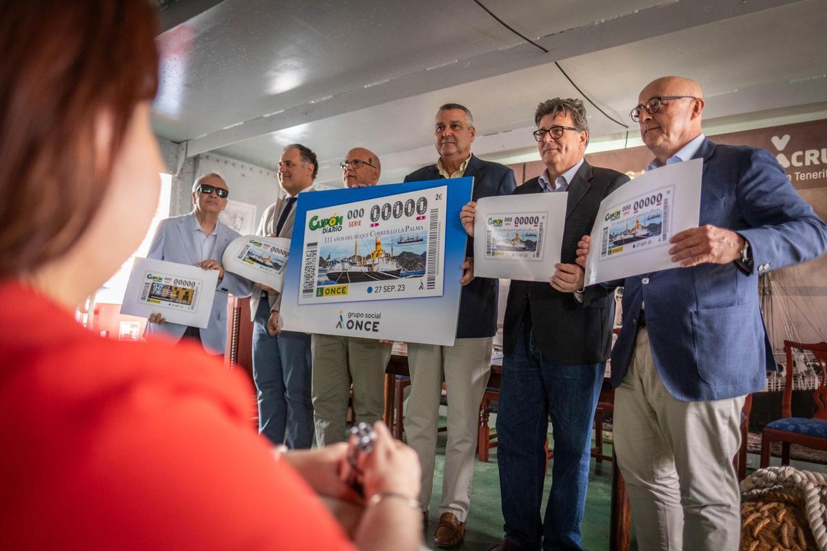 Presentación del cupón de la once conmemorativo del Correíllo La Palma