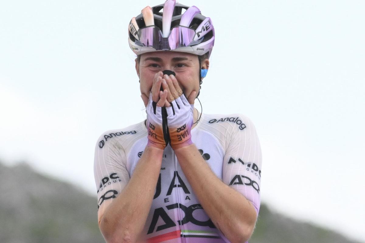 Paula Blasi hace historia en el Angliru y conquista la Vuelta a España