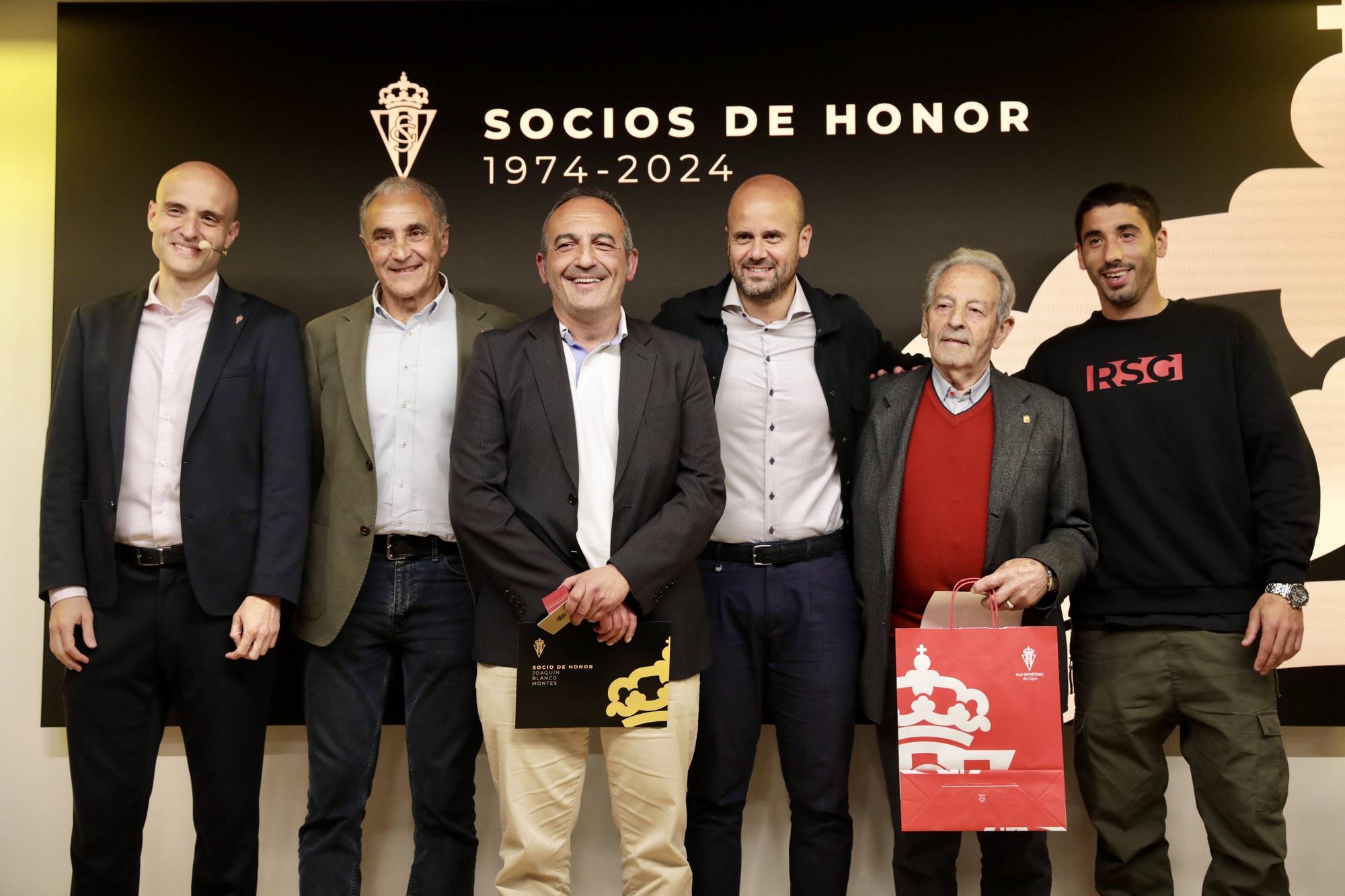 Acto de socios de Honor en El Molinón.