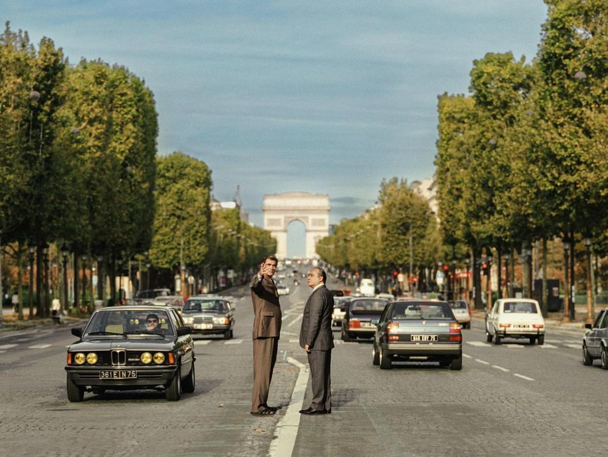 La película narra la historia del Arco de La Defensa desde 1983, cuando François Mitterrand impulsó un concurso público con el que se concedió la obra a Otto von Spreckelsen, un arquitecto danés desconocido.