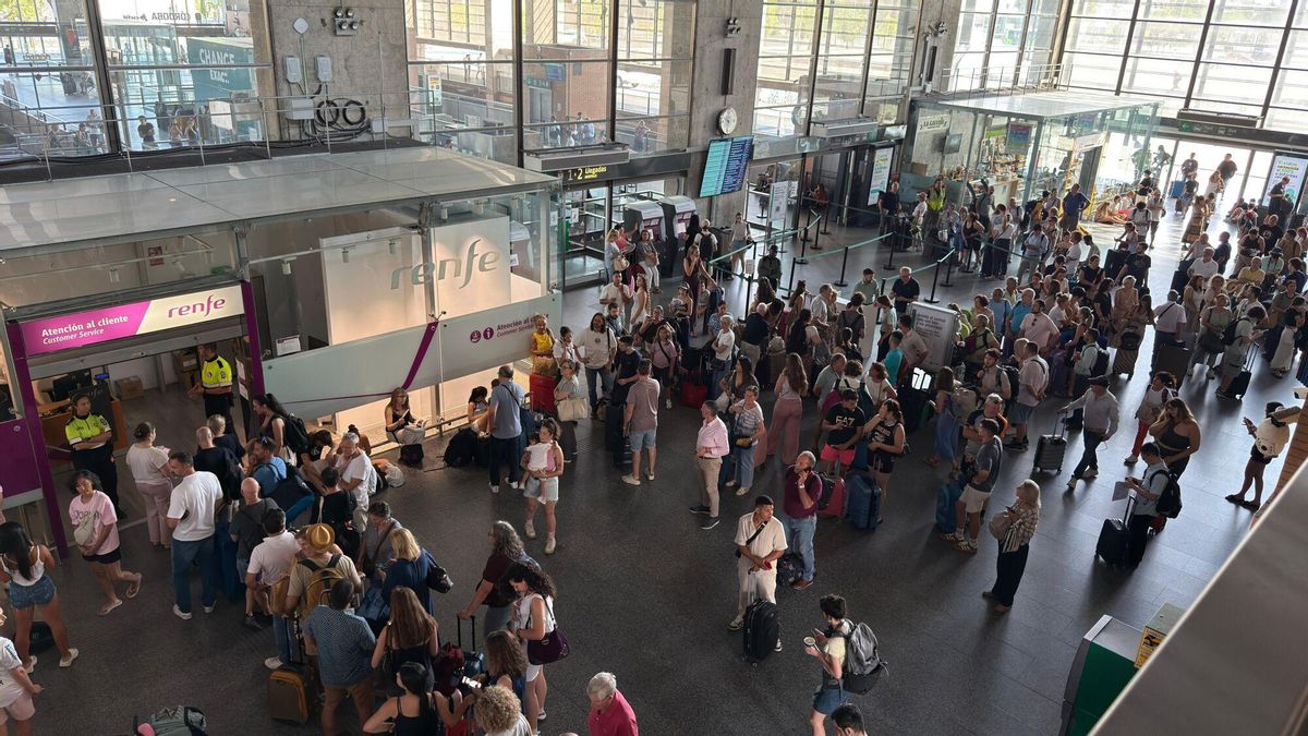 Estación del AVE Córdoba. Retrasos en los trenes por averías en las viías y catenarias