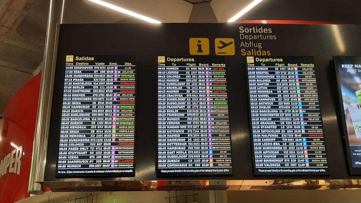 Ärgerlich: Flugstreichungen und Verspätungen am Airport Mallorca.