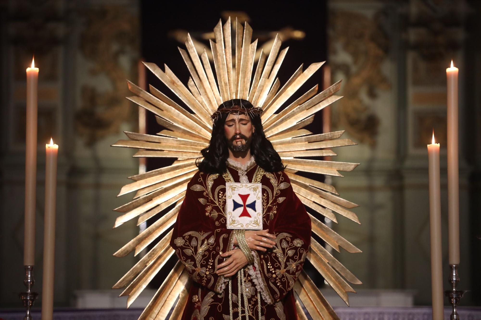 Colas en Santiago por la devoción por el Cristo de Medinaceli