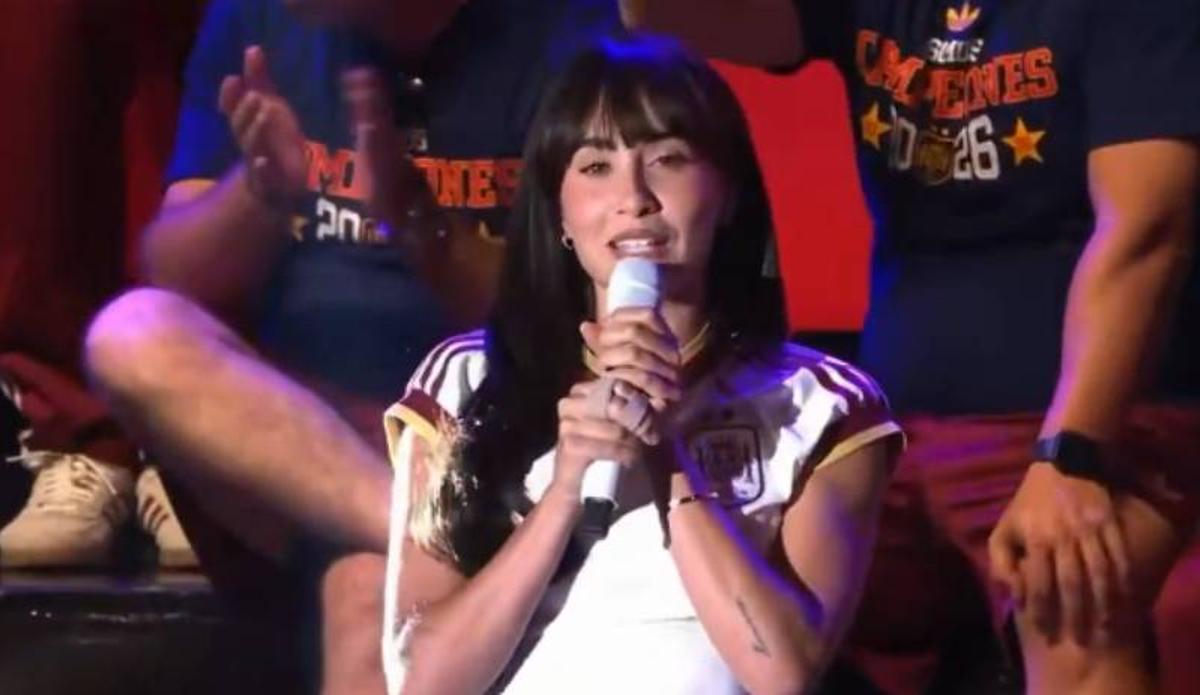 Aitana ha cantado SUPERESTRELLA, el segundo himno de la selección