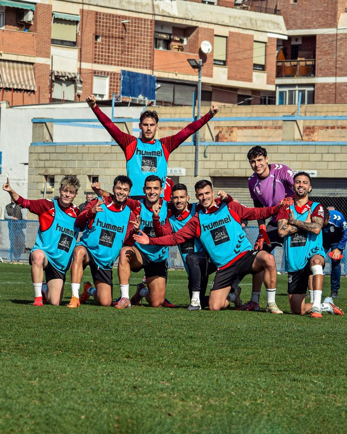 Jugadores del Eldense en un entrenamiento de esta semana