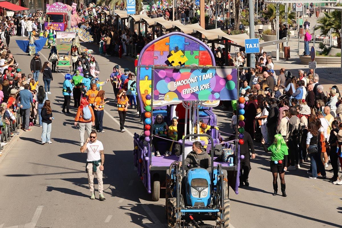 Mira aquí todas las imágenes de la rúa de Carnaval de Ibiza Mira aquí todas las imágenes de la rúa de Carnaval de Ibiza