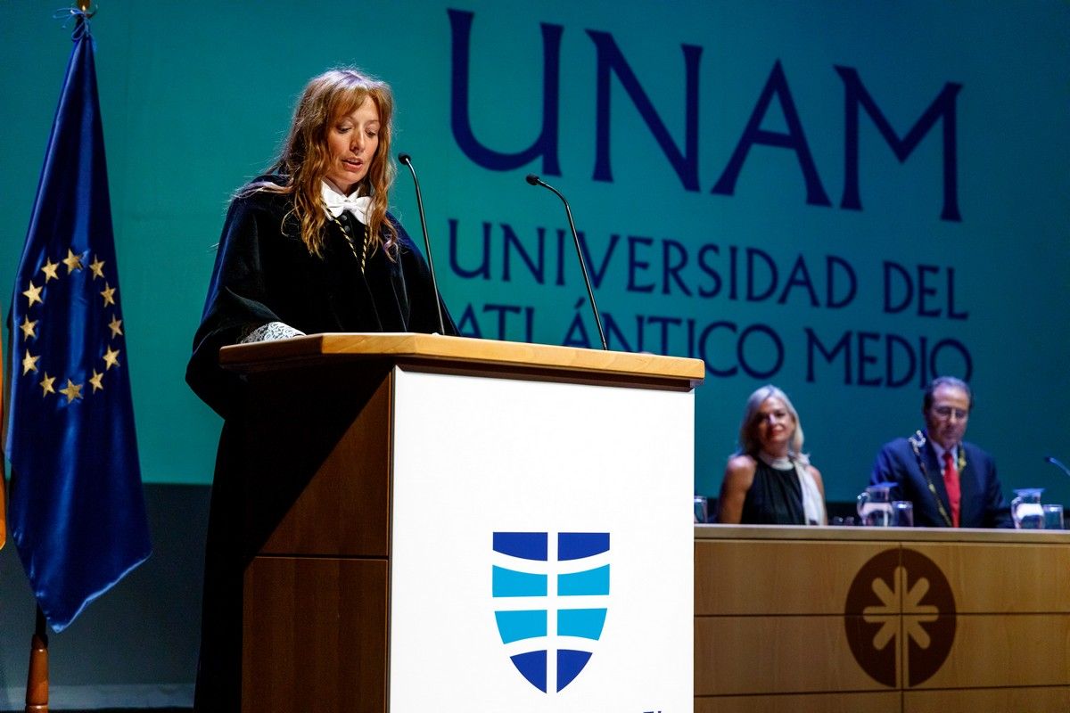 Investidura de la Dra. Dña. Ana María González Martín como rectora de la Universidad del Atlántico Medio