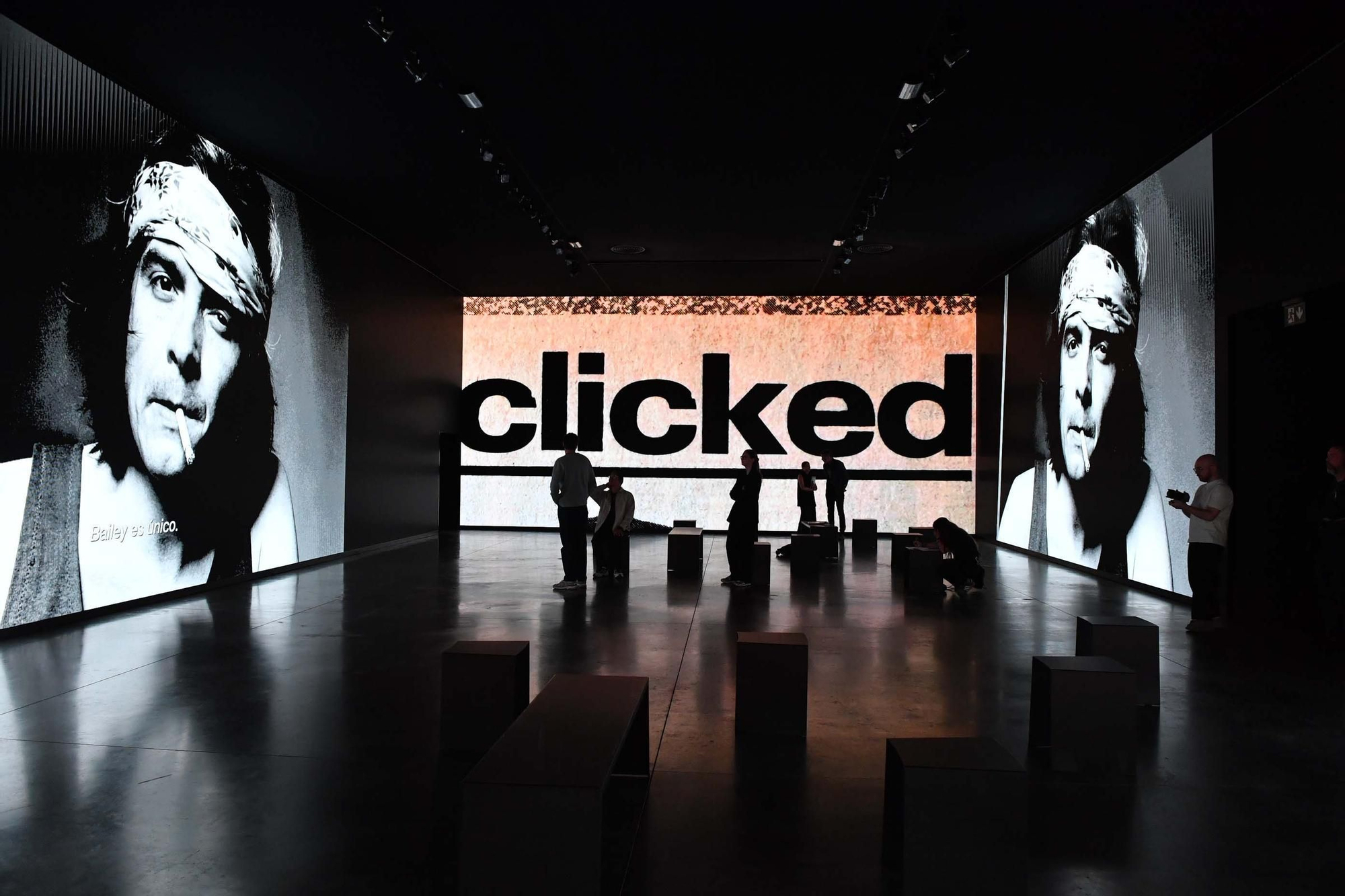 La exposición David Bailey's Changing Fashion abre sus puertas en A Coruña con la Fundación Marta Ortega