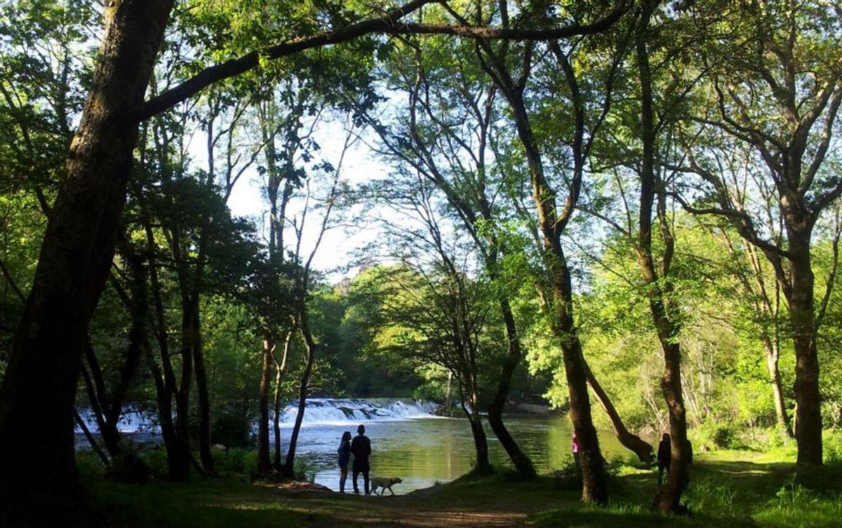 Playa fluvial do Refuxio de Sigüeiro. |  Turismo de Santiago